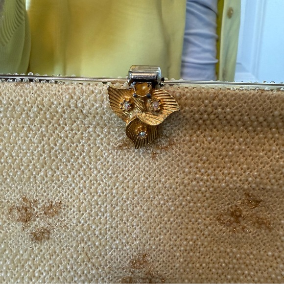 VINTAGE 60s light cream yellow faux lumi bead handbag purse twist handle - Picture 3 of 7